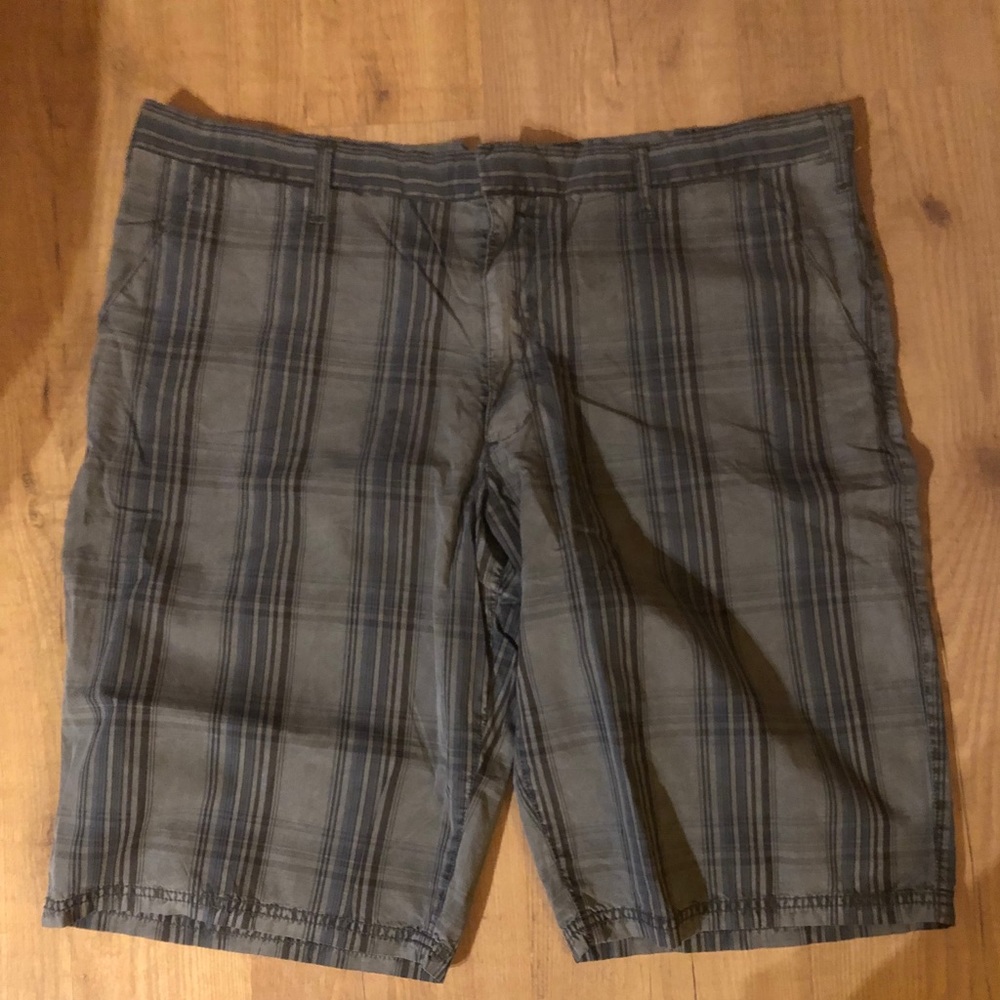 Plaid shorts men size 40